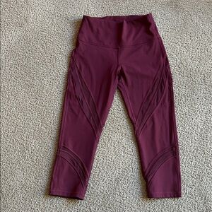 Lululemon Cropped Leggings. GORGEOUS!!!!!!